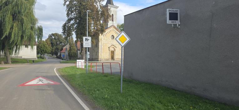 Pasivní bezpečnostní prvky na komunikaci