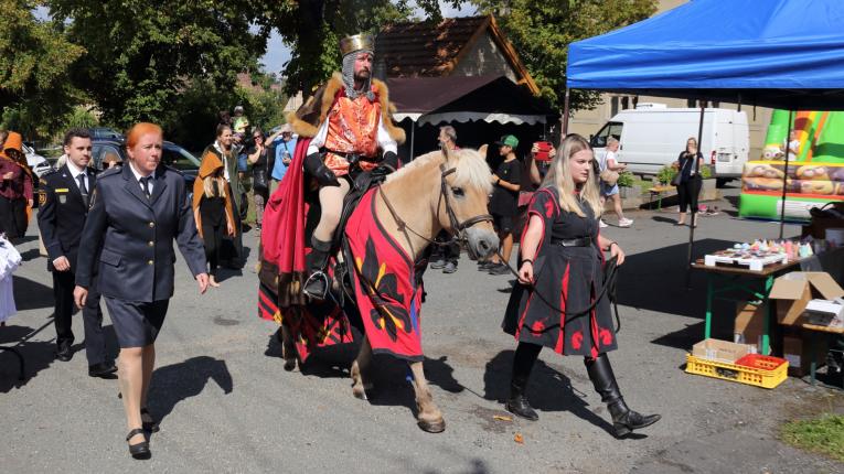 Oslavy 700. let Lhoty